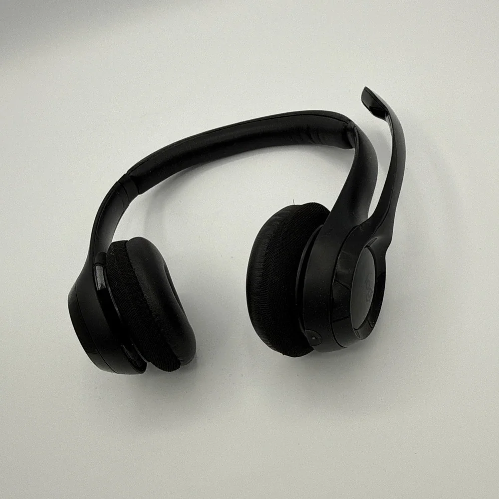 Logitech Zone 300 Wireless Bluetooth Headset PC , Mac, Chrome, Linux, iOS Black